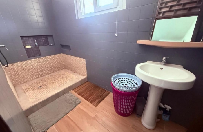 Vente Immeuble 215m&sup2; 8 pi&#232;ces Remire Montjoli