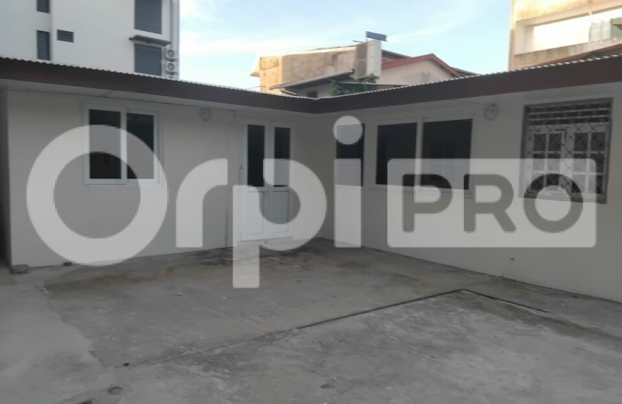 Centre ville de Cayenne, Bureau 58 m² entièrement rénové