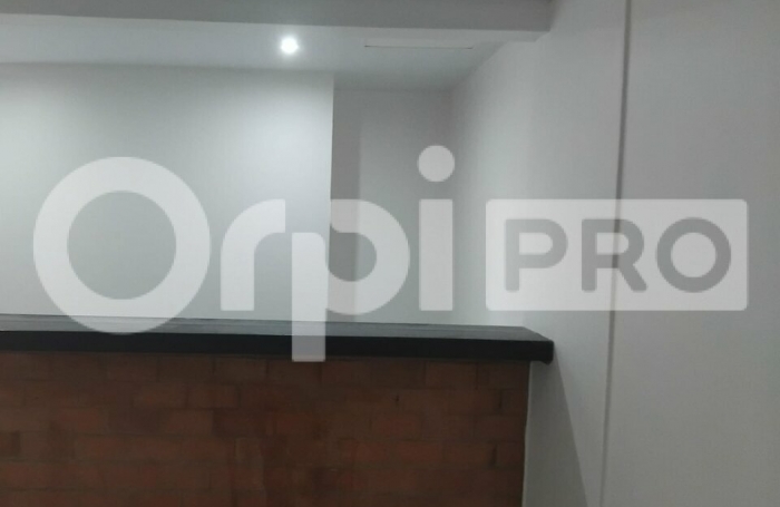 Centre ville de Cayenne, Bureau 58 m² entièrement rénové