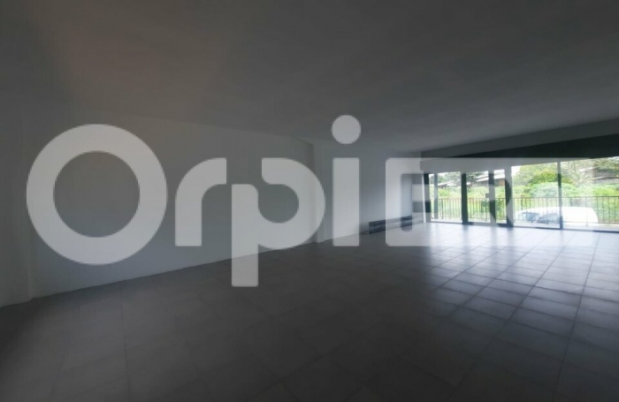 Local commercial neuf et aménagé !