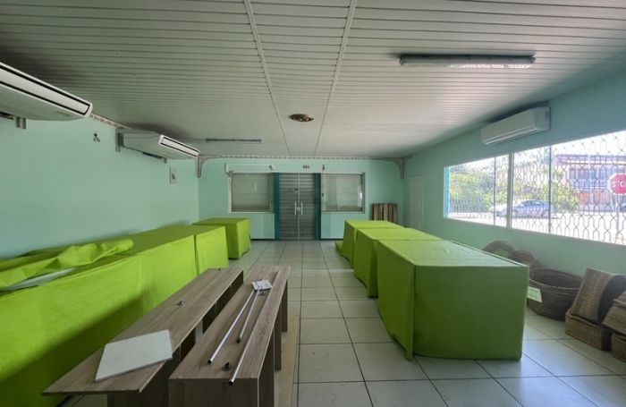 Location Local commercial 101m&sup2; 6 pi&#232;ces Kourou