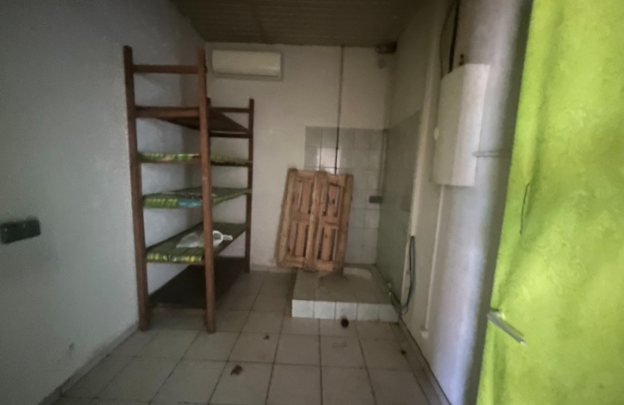 Location Local commercial 101m&sup2; 6 pi&#232;ces Kourou