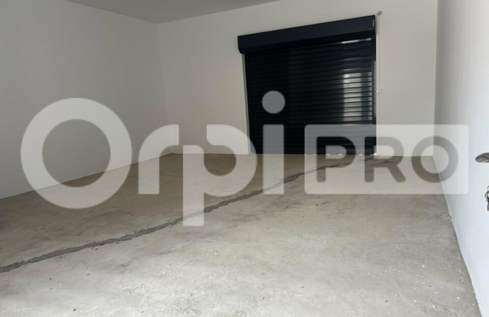 Bureau n°1 – Lumineux et fonctionnel dans écoquartier moderne