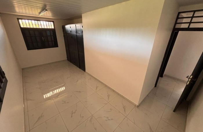 Location Maison 199m&sup2; 6 pièces Remire Montjoli