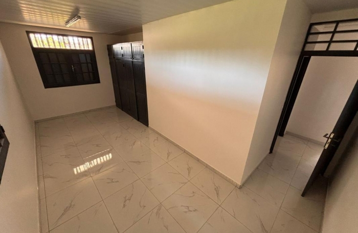 Location Maison 199m&sup2; 6 pièces Remire Montjoli