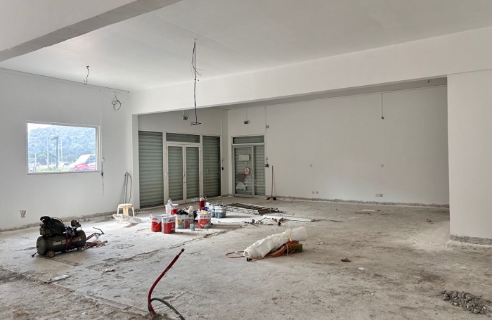 Location Local commercial 142m&sup2; Remire Montjoli