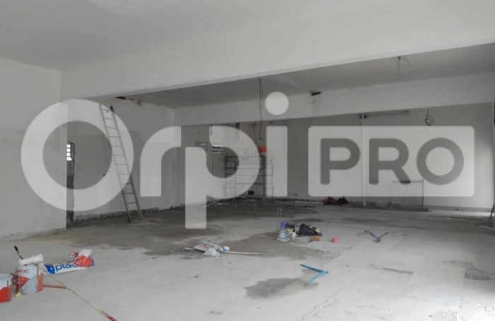 Local commercial avec forte visibilit&eacute; !