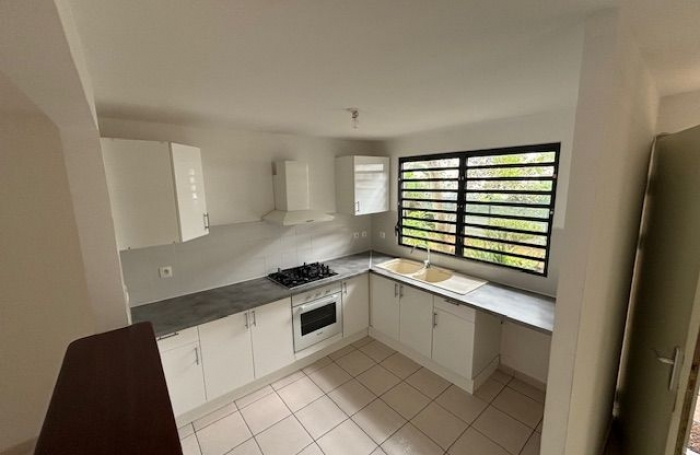 Location Maison 85.1m&sup2; 4 pièces Remire Montjoli