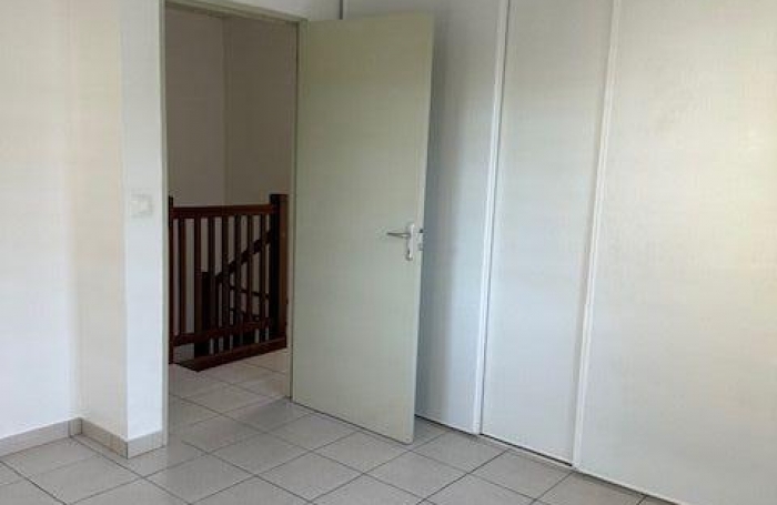 Location Maison 85.1m&sup2; 4 pièces Remire Montjoli