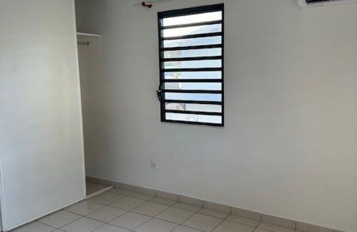 Location Maison 85.1m&sup2; 4 pièces Remire Montjoli