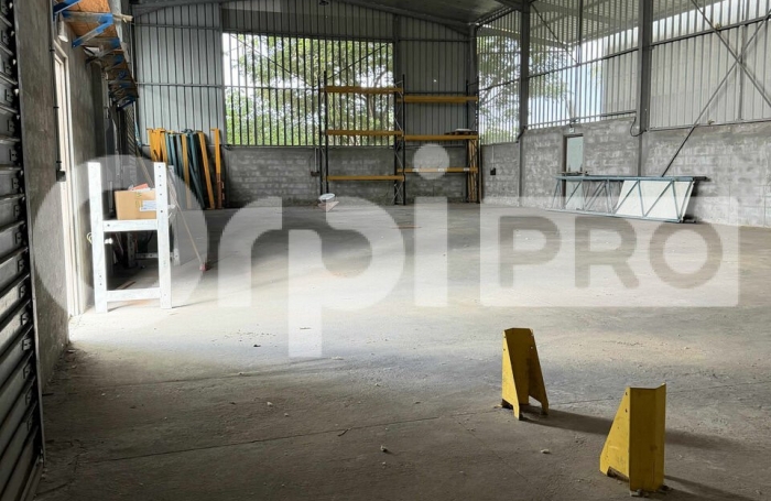 Hangar fonctionnel cl&eacute; en main avec bureaux et parkings s&eacute;curis&eacute;s &ndash; Id&eacute;al activit&eacute; logistique et stockage