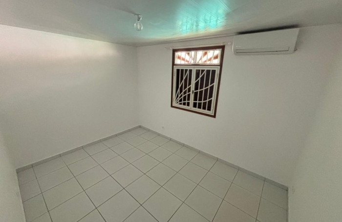 Location Maison 86m&sup2; 4 pièces Remire Montjoli