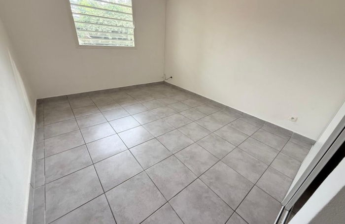 Vente Maison 134m&sup2; 5 pièces Remire Montjoli
