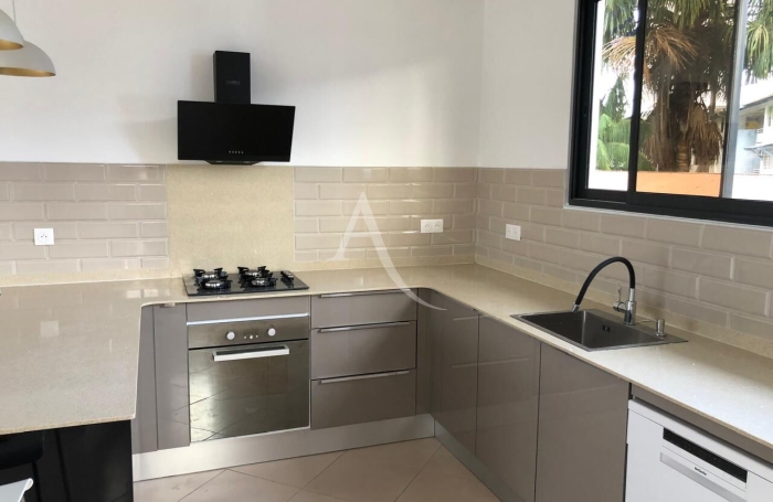 Vente Immeuble 14 pi&egrave;ces Cayenne