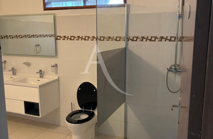 Vente Immeuble 14 pi&egrave;ces Cayenne