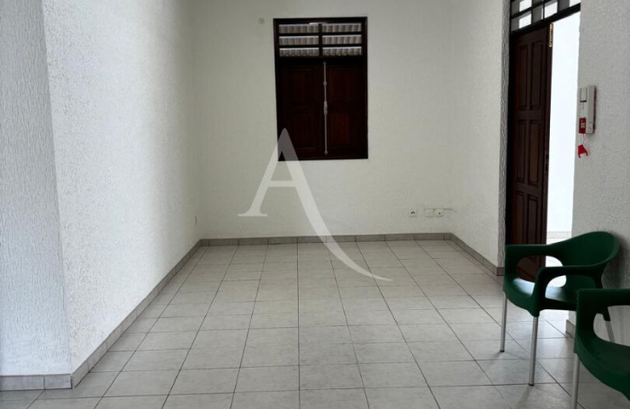 Vente Immeuble 350m&sup2; 10 pi&egrave;ces Cayenne