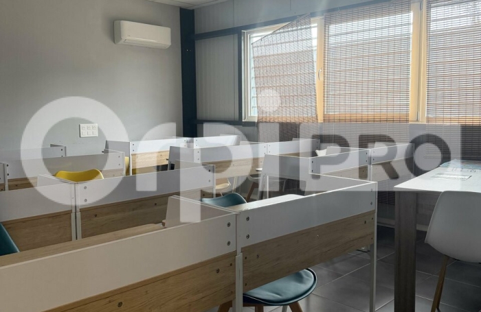 Centre de formation cl&eacute; en main de 281,76 m&sup2;, enti&egrave;rement am&eacute;nag&eacute; et imm&eacute;diatement exploitable