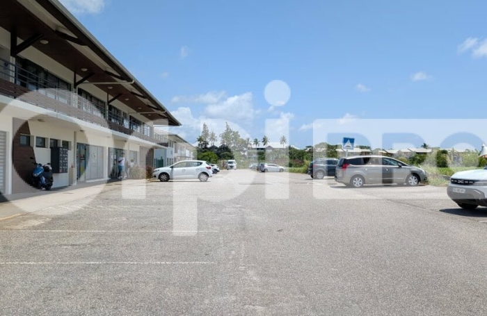 Local professionnel de 50 m&sup2; &ndash; Emplacement strat&eacute;gique &agrave; R&eacute;mire-Montjoly, &agrave; proximit&eacute; imm&eacute;diate de Cayenne