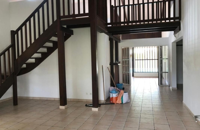 Location Maison 200m&sup2; 5 pièces Saint Laurent