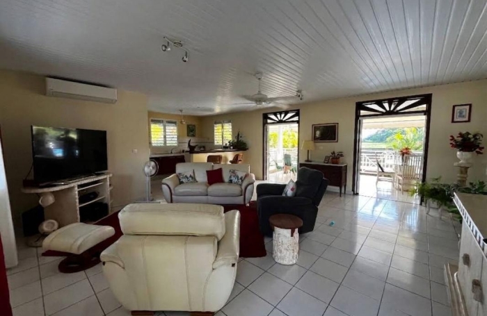 Vente Maison 111.33m&sup2; 4 pièces Remire Montjoli