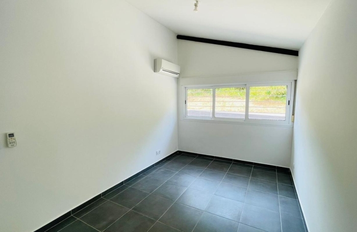 Location Maison 98.94m&sup2; 4 pièces Remire Montjoli