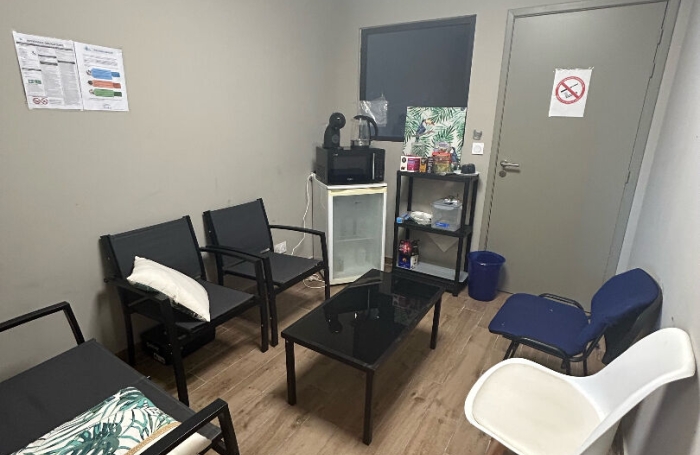 Location Bureaux 37.2m&sup2; Remire Montjoli