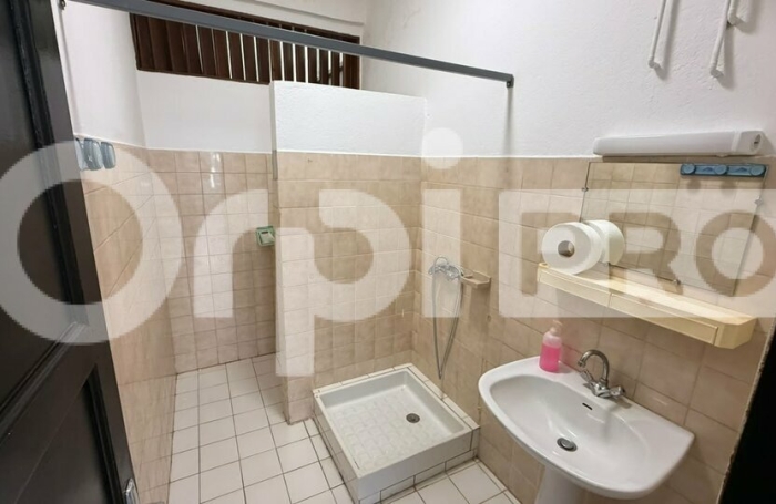 Local commercial 33m&sup2; au coeur du centre ville de Cayenne