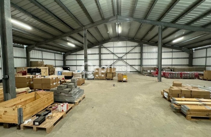 ENTREPOT AU R+1  - 450 M&sup2; - KAWENI