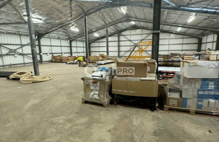 ENTREPOT AU R+1  - 450 M&sup2; - KAWENI