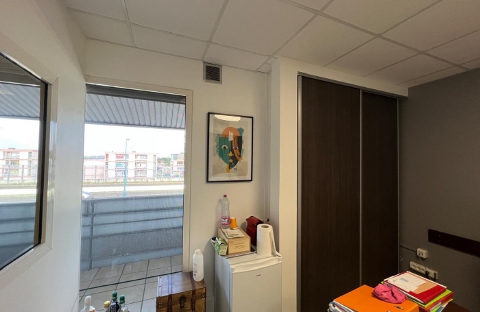 Location Local commercial 62m&sup2; 5 pi&#232;ces Le Robert