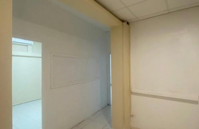 Location Bureaux 63m&sup2; 2 pi&#232;ces Rivière Salée