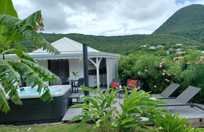 PETITE ANSE D'ARLET : VILLA T5 piscine + Bungalow