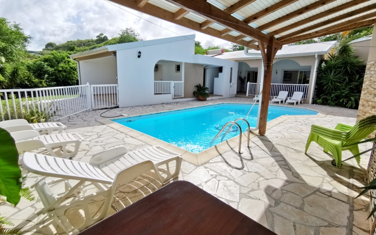 Grande villa avec piscine au Cap Macré