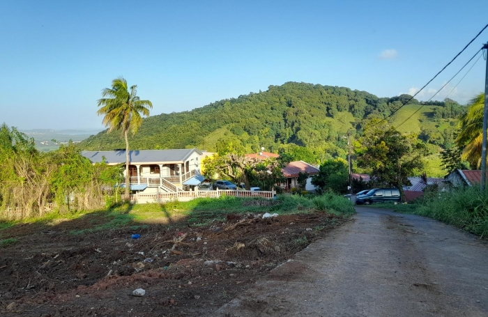 TERRAIN A BATIR A RIVIERE SALEE