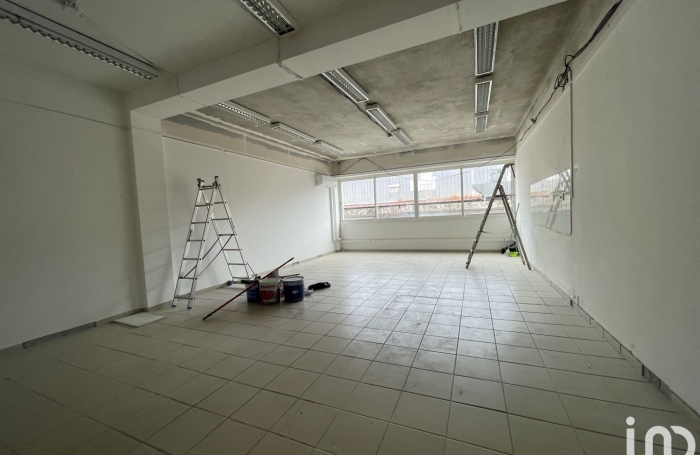 Location Local commercial 57m&sup2; La Trinité