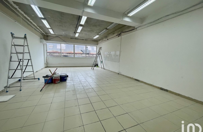 Location Local commercial 57m&sup2; La Trinité