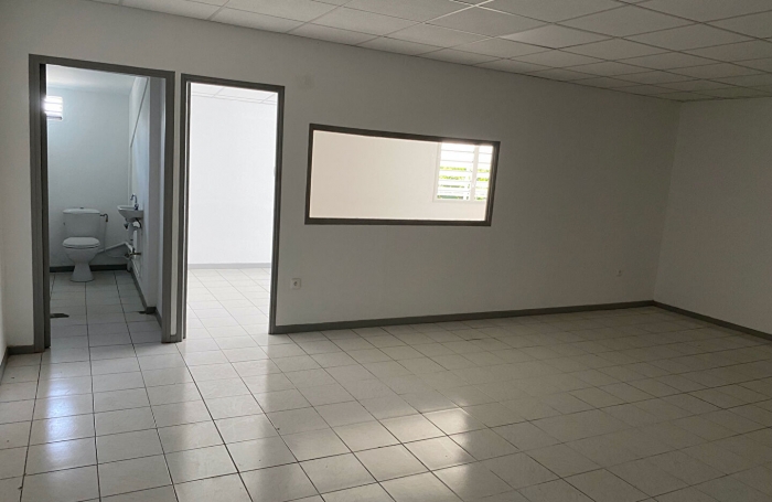 Location Bureaux 57m² Le Lamentin