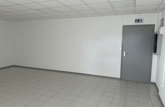 Location Bureaux 57m² Le Lamentin