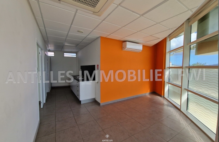 Location Bureaux 100.76m&sup2; Fort de france