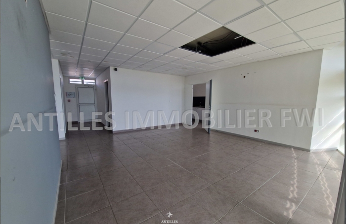 Location Bureaux 100.76m&sup2; Fort de france