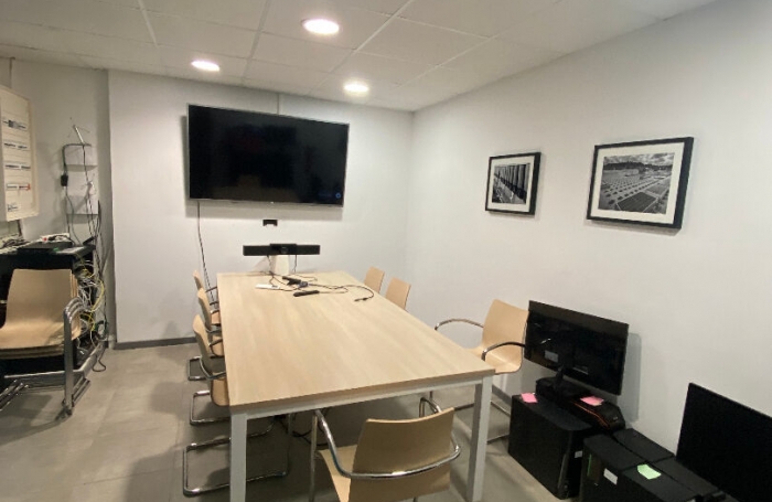 Location Bureaux 171m² Ducos