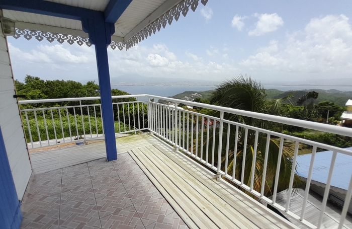 Jolie maison indépendante sur 2 niveaux avec une vue mer - LES TROIS-ILETS