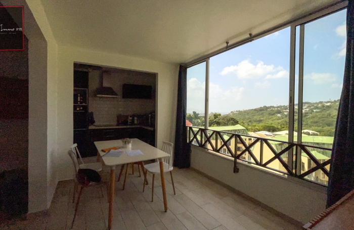 Appartement T4 enti&egrave;rement r&eacute;nov&eacute;, lumineux et moderne &agrave; Fort-de-France