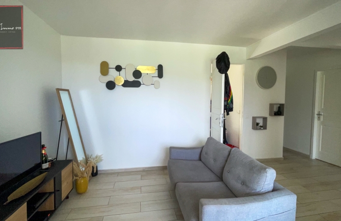 Appartement T4 enti&egrave;rement r&eacute;nov&eacute;, lumineux et moderne &agrave; Fort-de-France