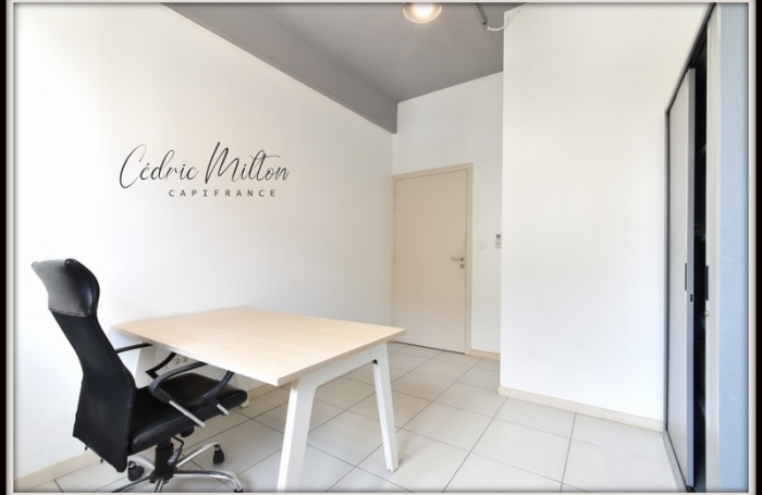 Location Bureaux 10m&sup2; 1 pi&#232;ce Rivière Salée