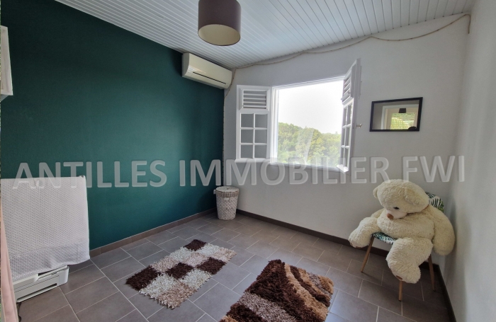 Vente Appartement 75.65m&sup2; 4 pi&#232;ces Fort de france