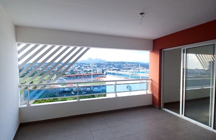 Location Appartement 69.52m² 3 pièces Fort de france