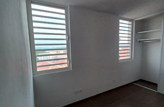 Location Appartement 69.52m² 3 pièces Fort de france