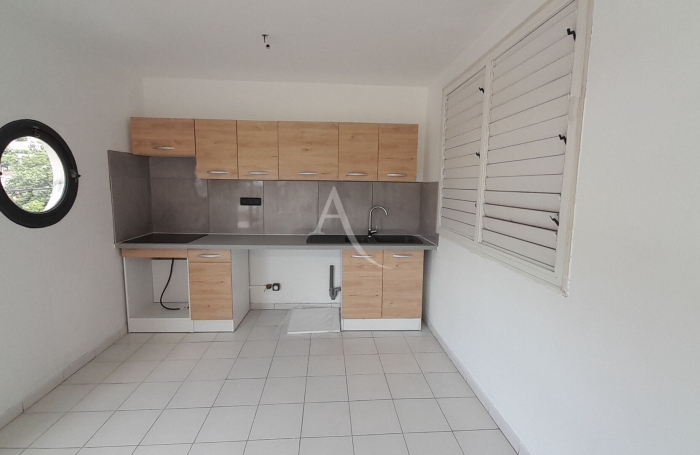 Location Appartement 60m² 3 pièces Fort de france