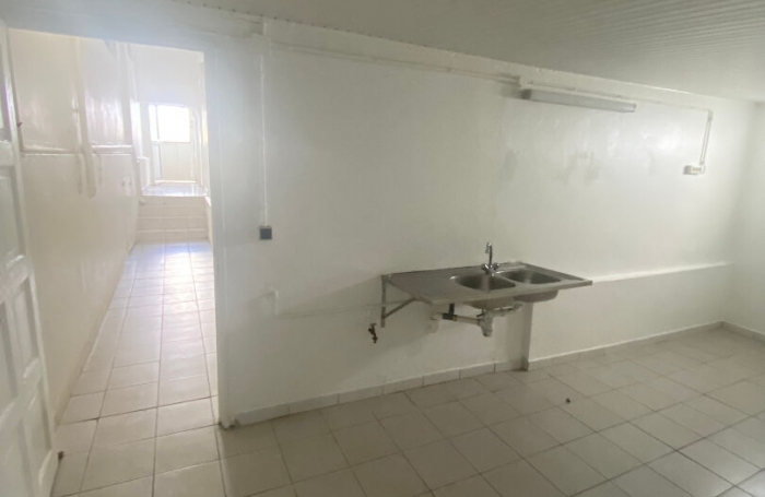 Location Local commercial 70m² Sainte Marie